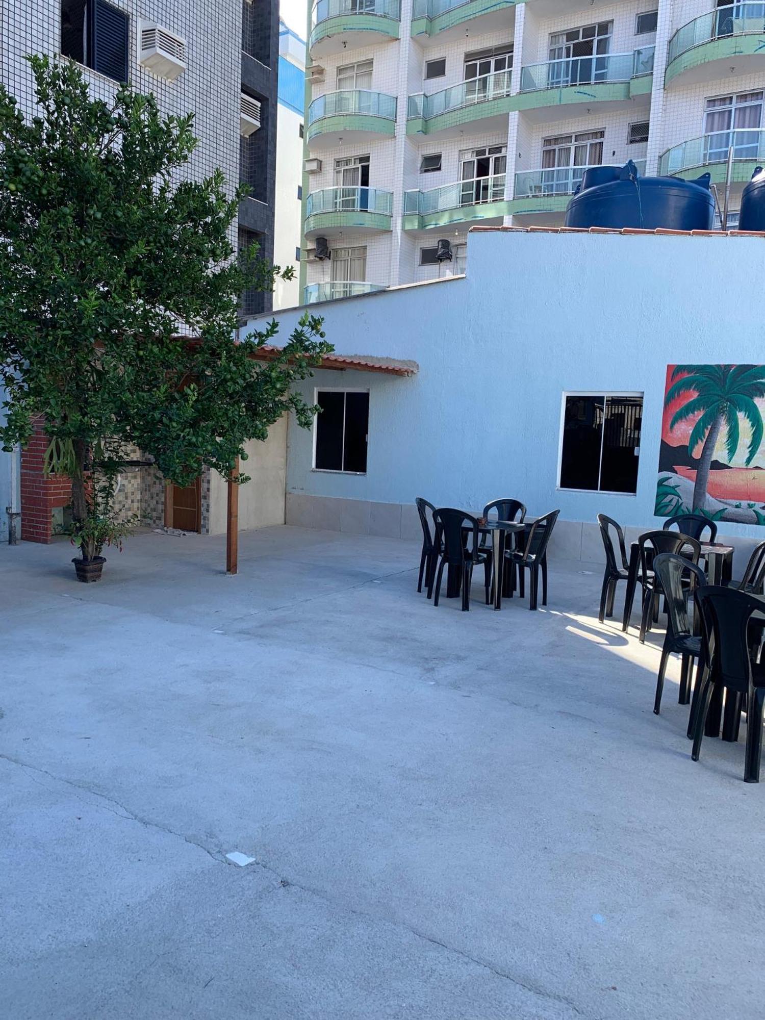 Aloha Inn *